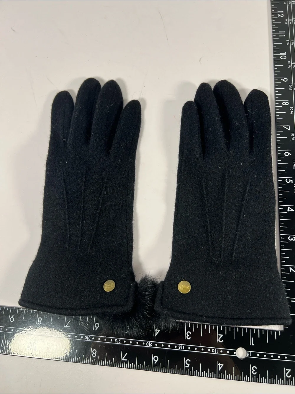 6004: Chloé Black Knit Gloves Faux Fur Trim Gold Logo Estimated Medium